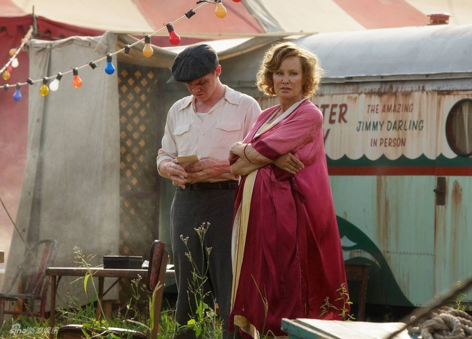 《美国恐怖故事》第四季:畸形秀马戏团拉开大幕