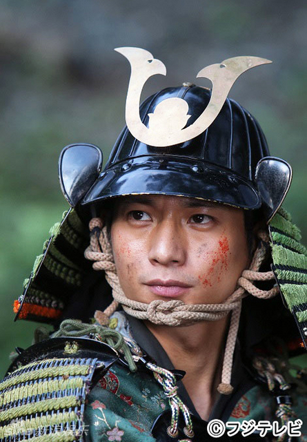 小栗旬《信长协奏曲》开播 首集收视15.8%