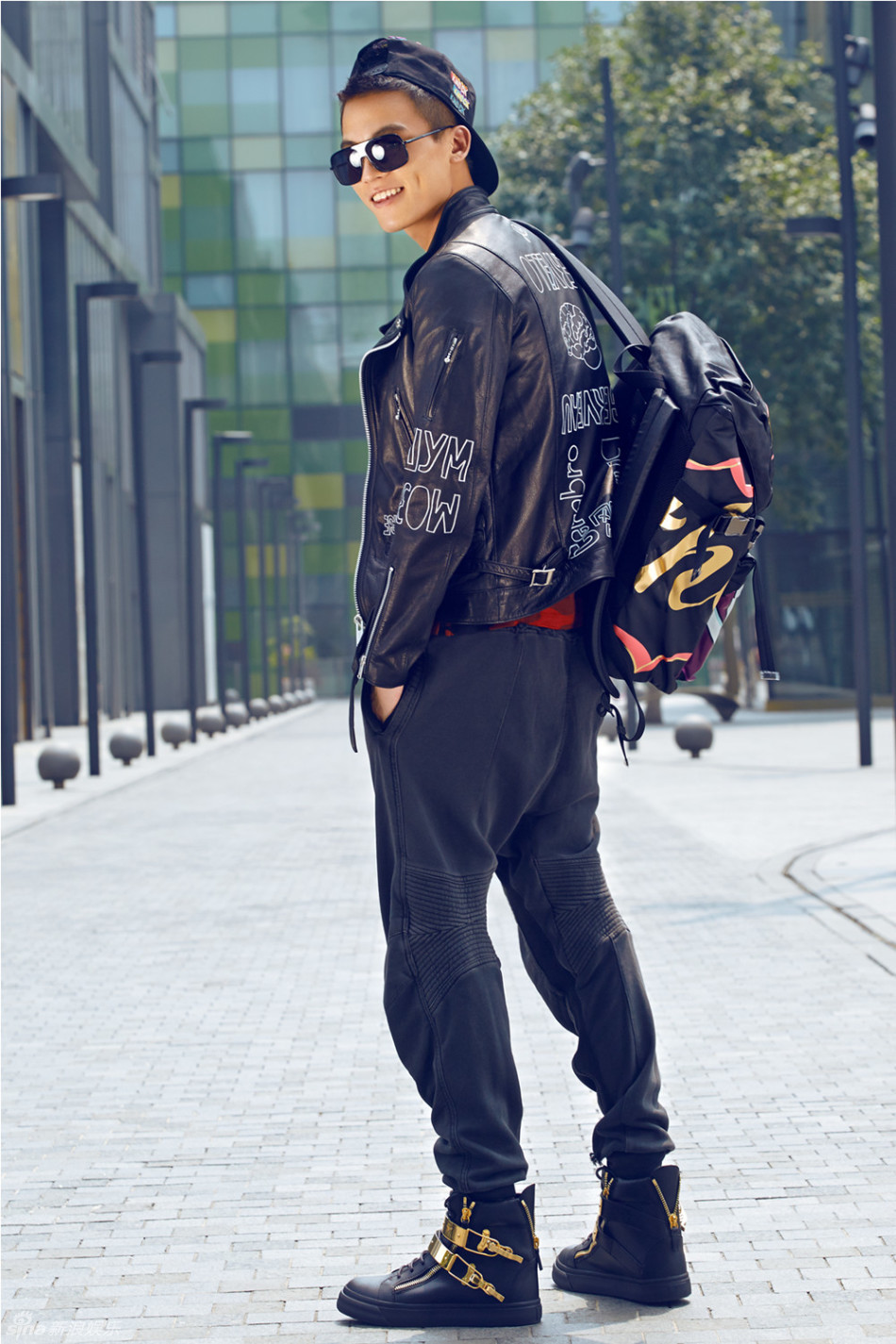 组图:欧豪炫酷写真曝光 脚腕纹身抢眼_高清图集_新浪网