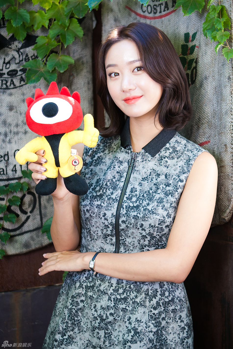 近日,新浪娱乐对话《不要恋爱要结婚》中女主角朱蔷薇的扮演者韩可露