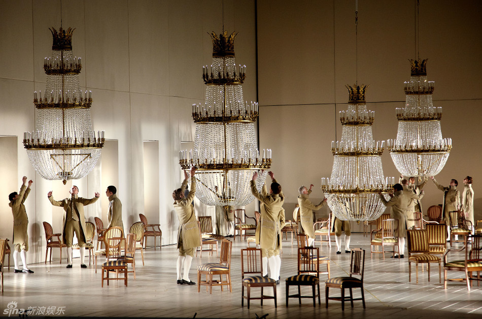 组图:俄罗斯歌剧《战争与和平》剧照 绚烂巨制_高清图集_新浪网