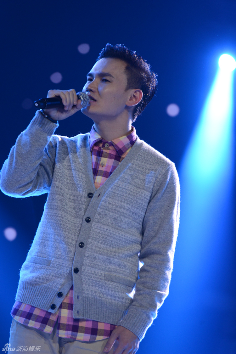 新浪娱乐讯 中国好声音舞台上,周深和李维以一曲《贝加尔湖畔》吸引不