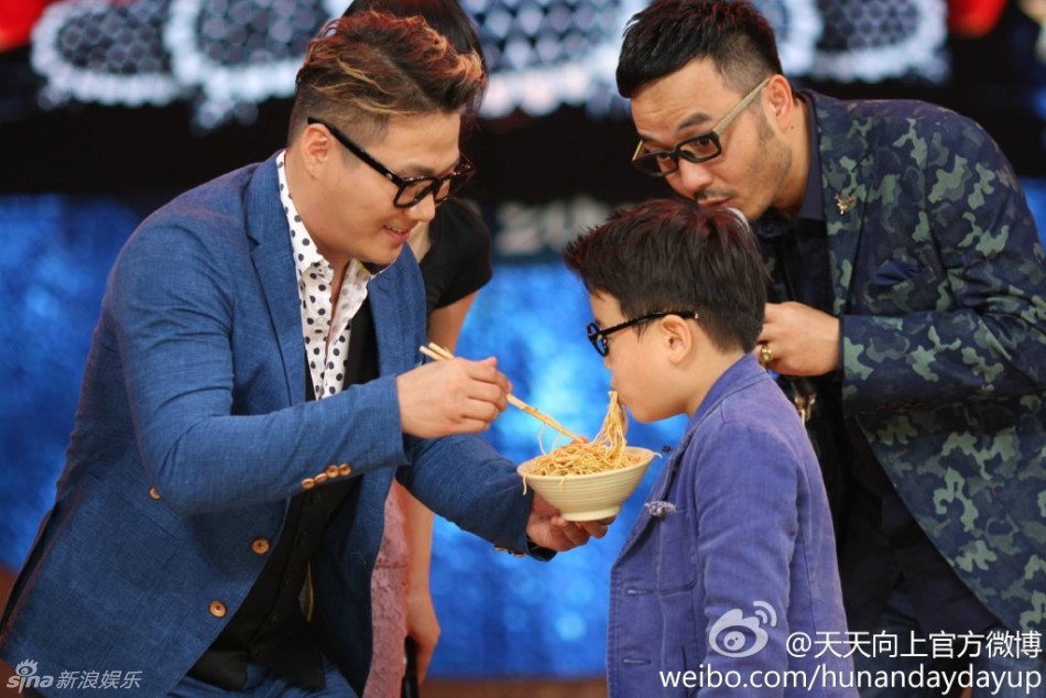 组图:韩版萌娃尹厚现身天天向上 喜欢杨阳洋_高清图集_新浪网