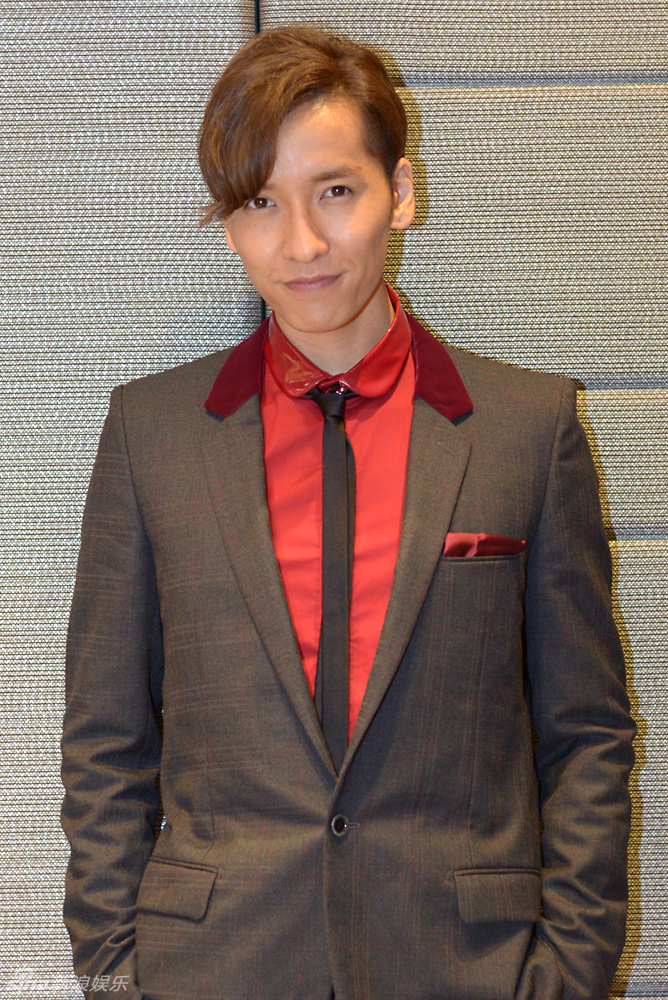 橘庆太微笑卖萌