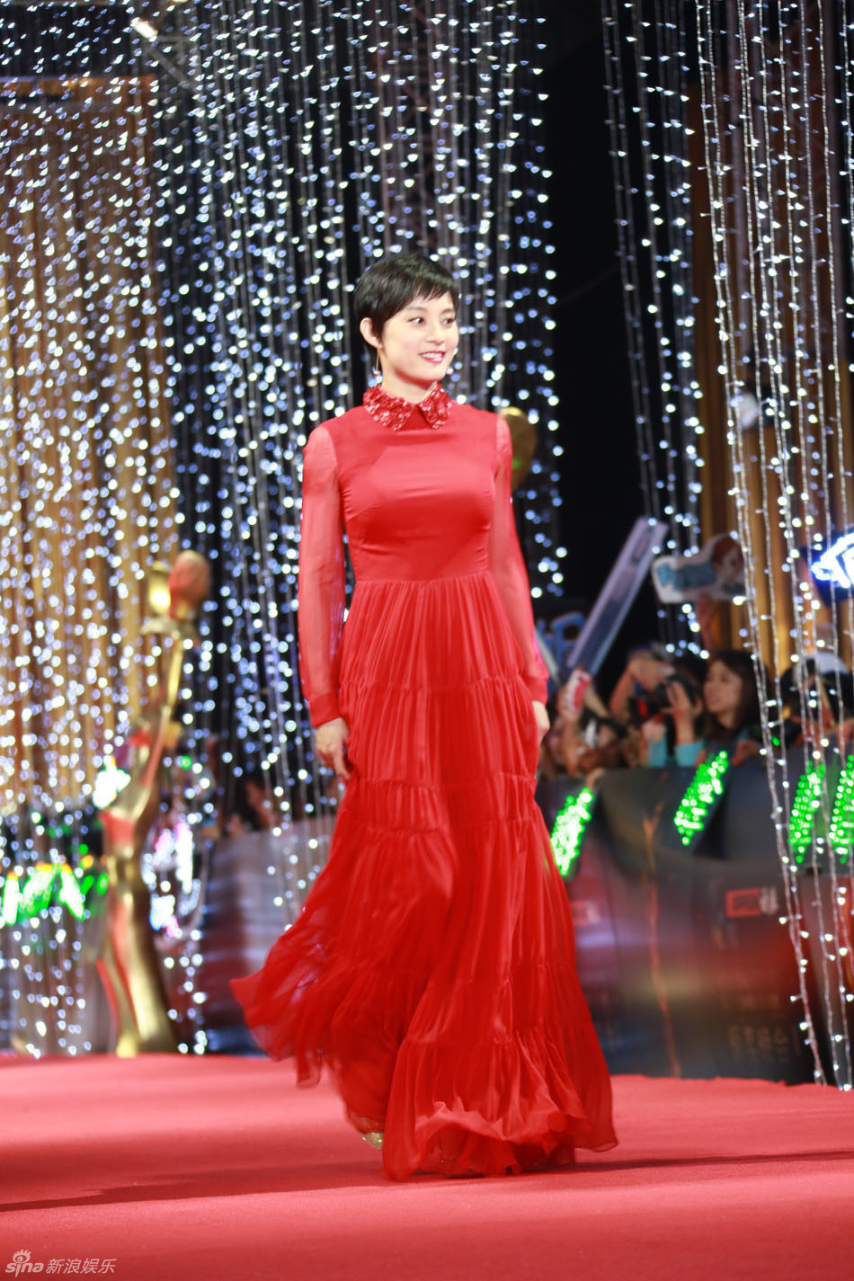 新浪娱乐讯第十届中国金鹰电视艺术节暨第27届中国电视金鹰奖颁奖晚会