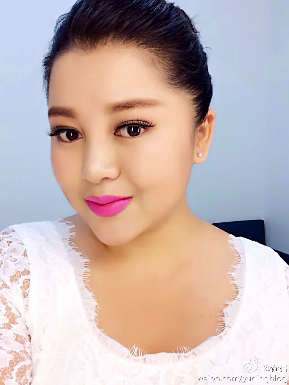 新浪娱乐讯 雪村美艳娇妻俞晴曾以姣好面容,火辣身材,f罩杯的傲人身材