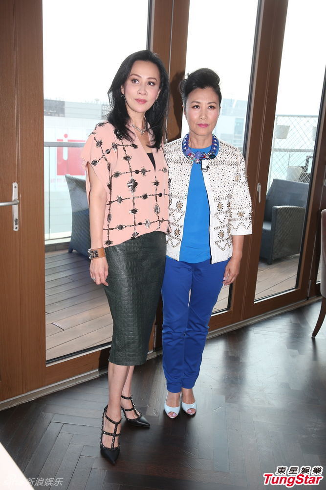 组图:刘嘉玲不信王菲怀孕 谈锋菲恋称开心就好_高清图集_新浪网