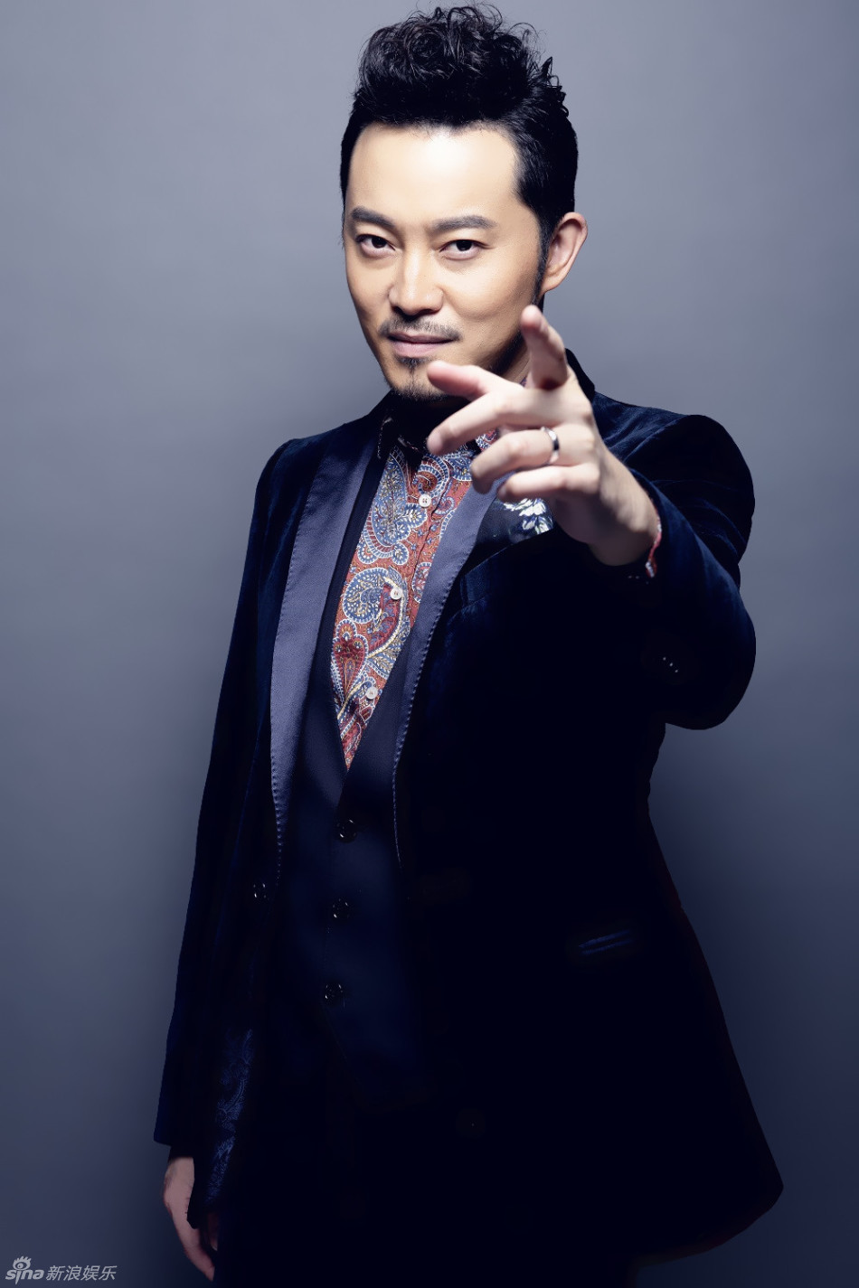 组图:沙溢秋装冷调写真曝光 演绎质感型男风尚_高清图集_新浪网