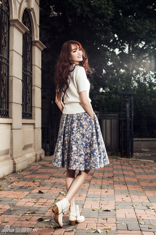 组图:苏红秋冬质感大片 笑意嫣然大秀美腿_高清图集_新浪网