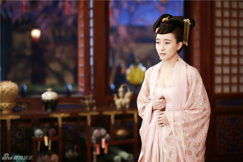 24 11:23:32 1 / 7 新浪娱乐讯 任嘉伦,阚清子,焦俊艳,缪俊杰,陈奕