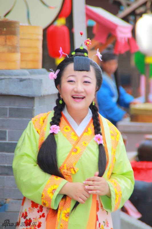 组图:臧洪娜《剑侠》首爆剧照 造型可爱变萌咖