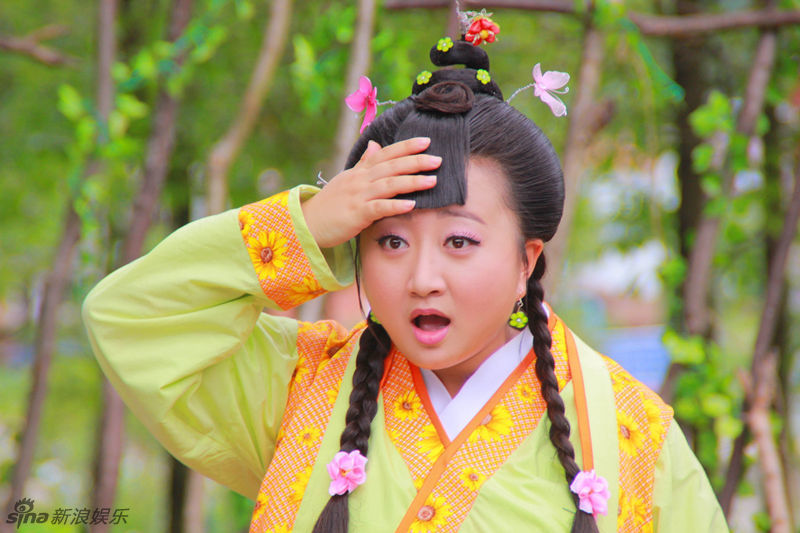 组图:臧洪娜《剑侠》首爆剧照 造型可爱变萌咖