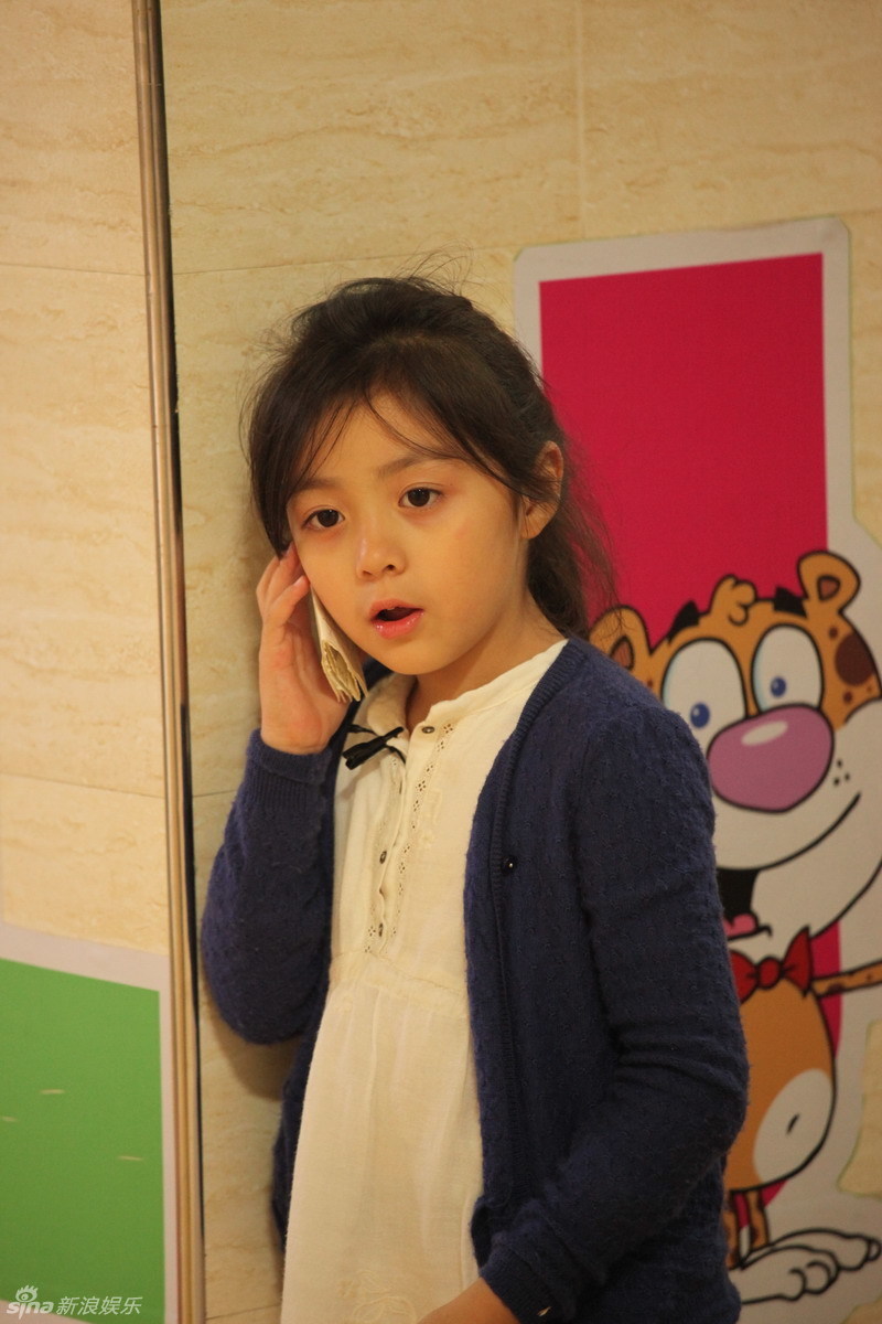 一年级安淇尔颜值爆表 天使萌妹人缘好