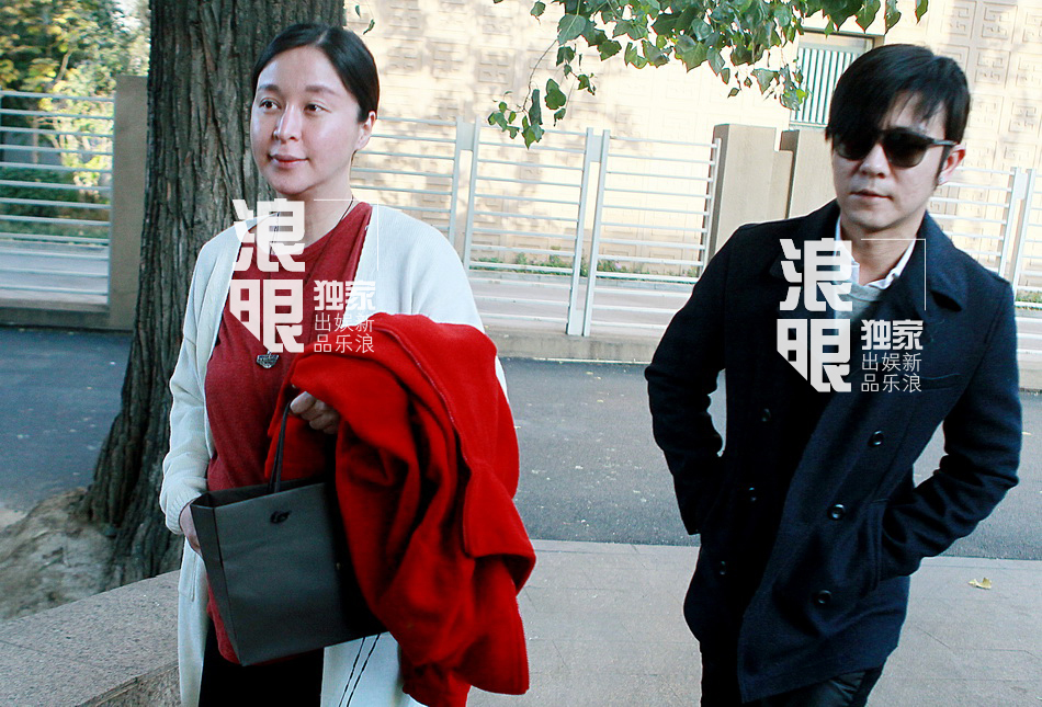 独家:林申陪妻现身进产房 李小婉兴奋将当奶奶_高清图集_新浪网