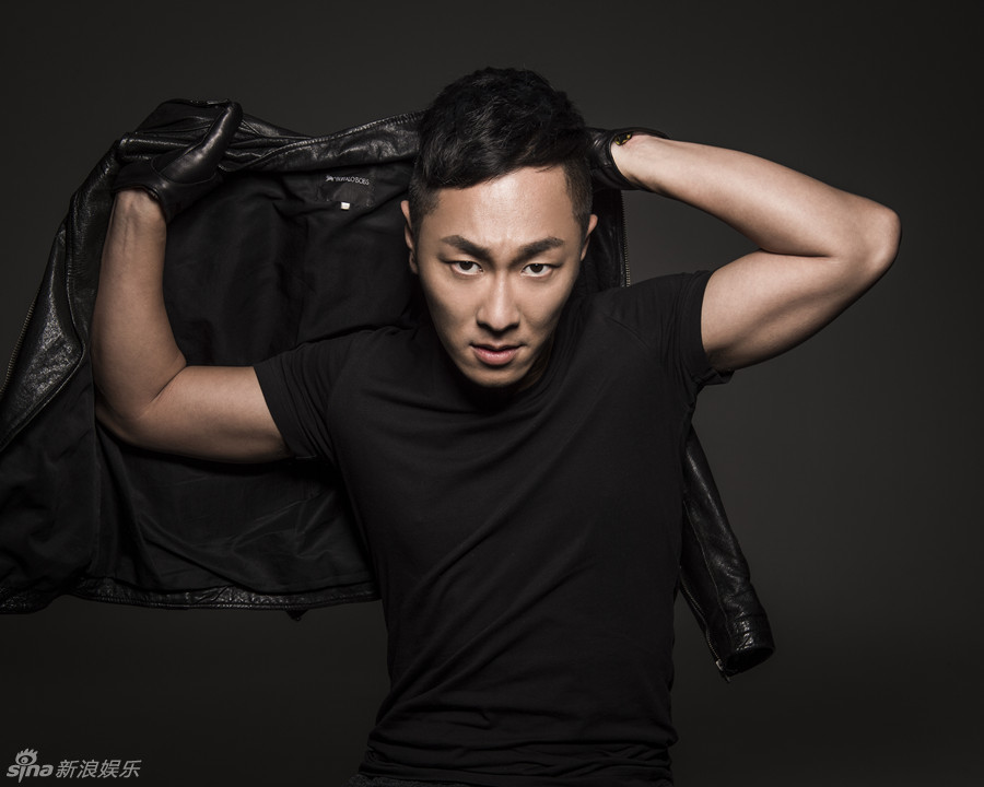 组图:张一强全新硬汉写真 演绎大哥进化论_高清图集_新浪网