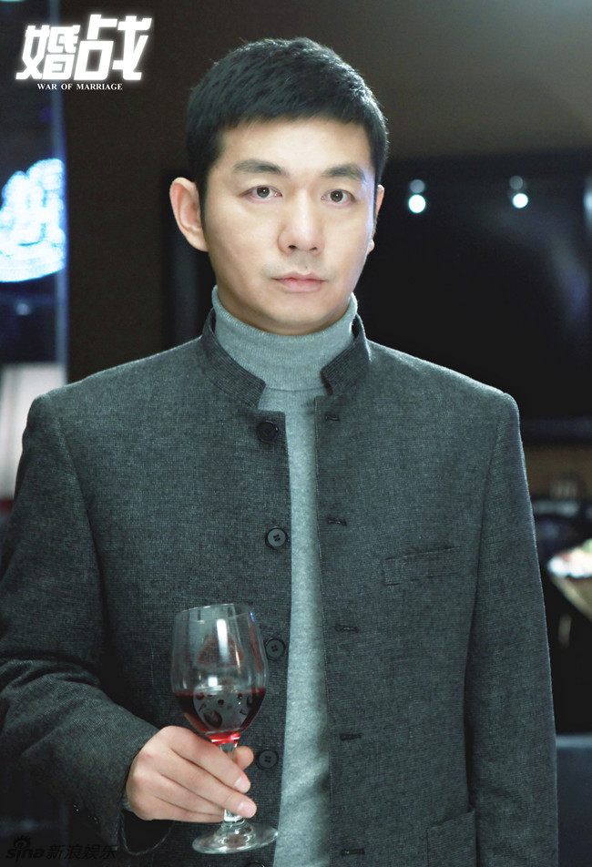 邢佳栋出演干练高管