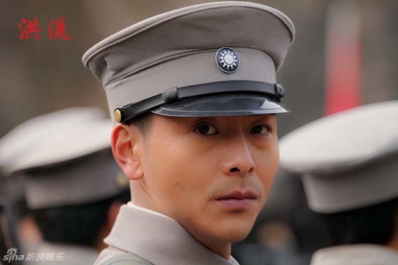 组图吴其江洪流剧照戎装亮相显铁汉柔情