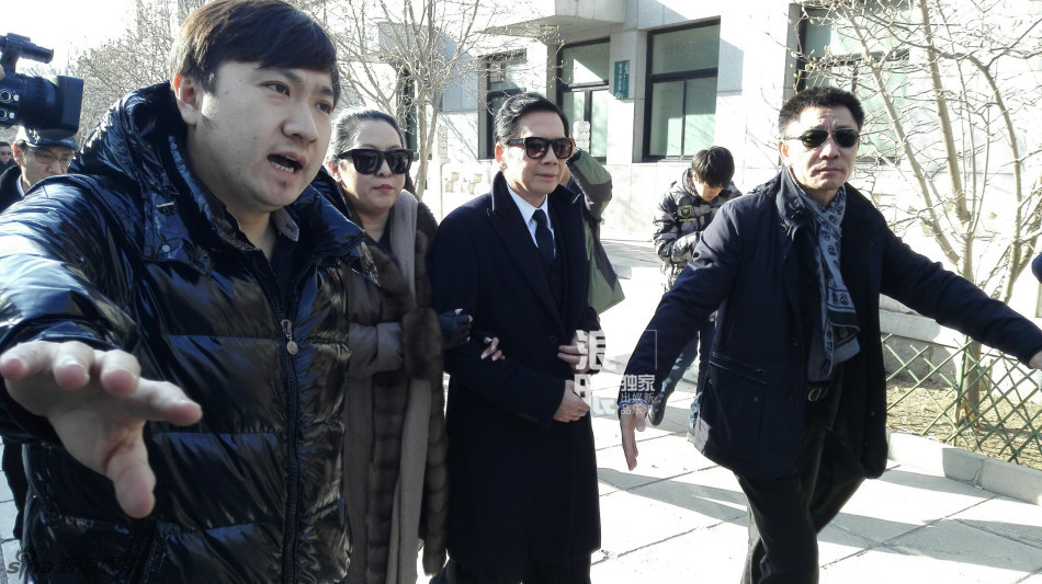 组图:向华胜病逝今北京出殡 向华强向太吊唁_高清图集_新浪网