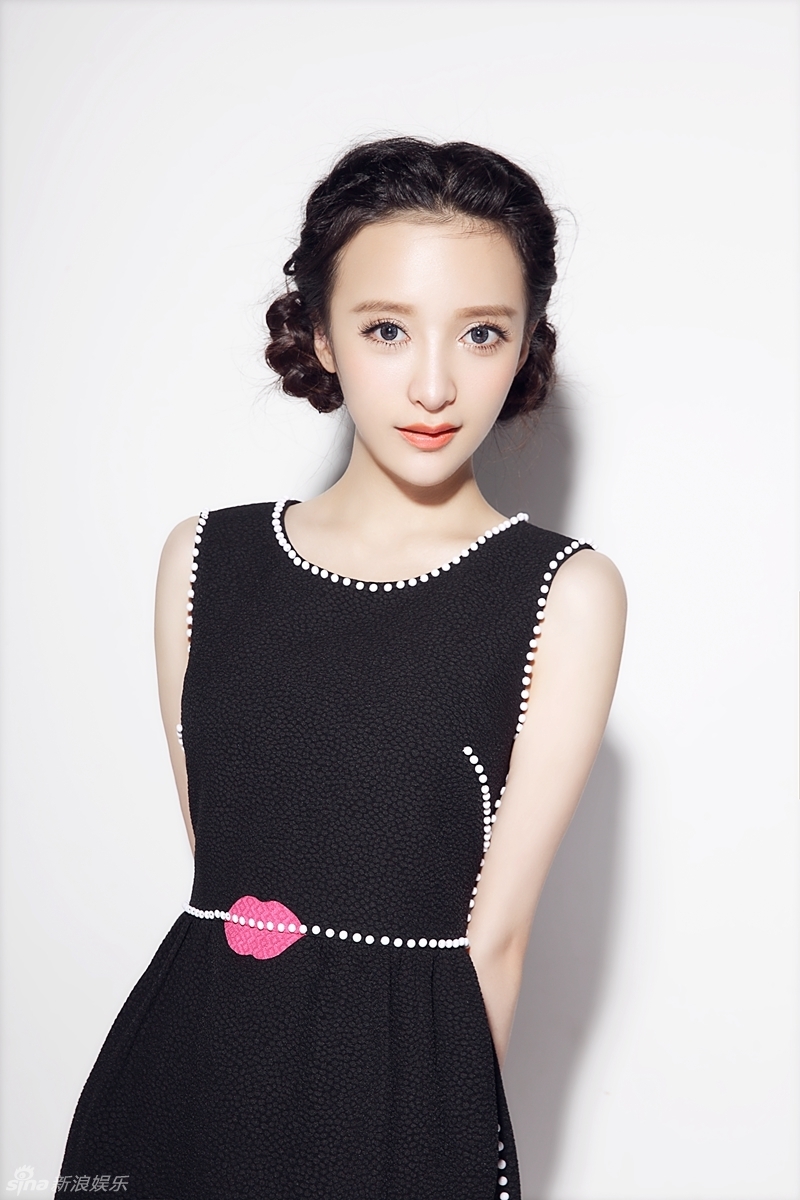 组图:郑丹蕾写真娇俏可爱 展女孩甜美本色_高清图集_新浪网