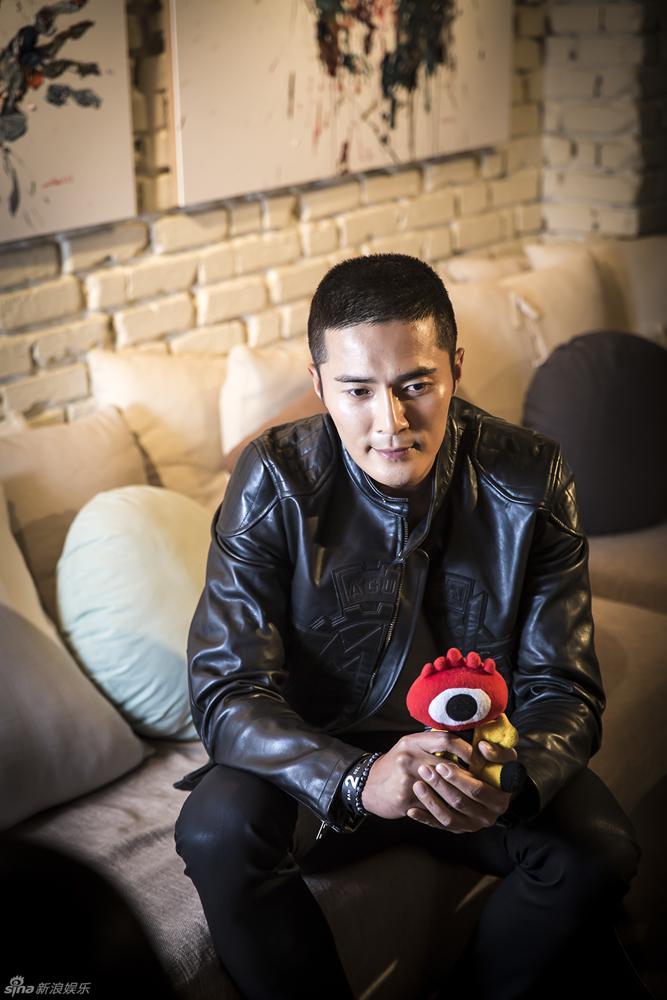 组图:《坏家伙们》赵东赫展硬汉性感_高清图集_新浪网