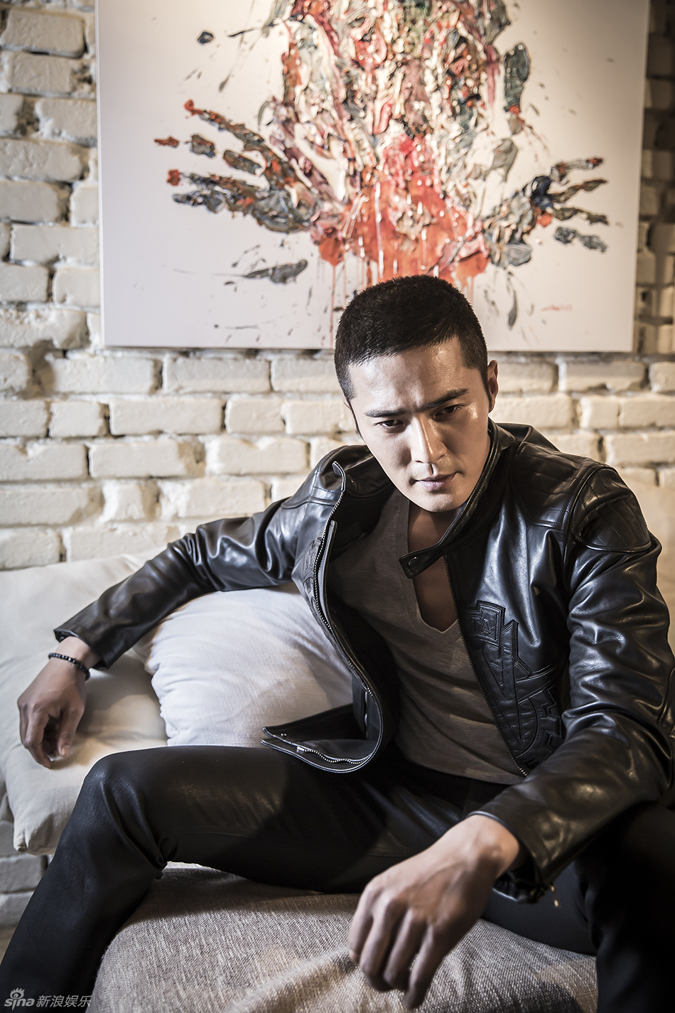 26】【明星】对话《坏家伙》赵东赫剪发健身 爱上硬汉形象(高清 视频)