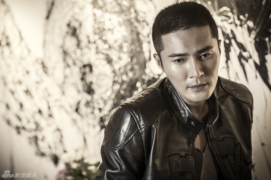 组图:《坏家伙们》赵东赫展硬汉性感_高清图集_新浪网