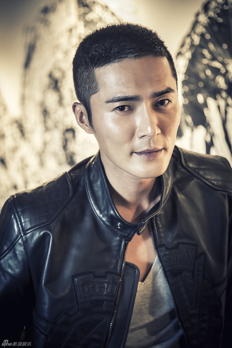 26】【明星】对话《坏家伙》赵东赫剪发健身 爱上硬汉形象(高清 视频)