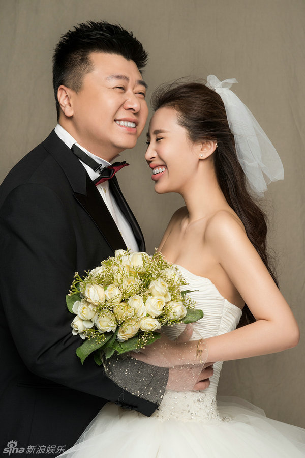 演员张宁益婚纱照1