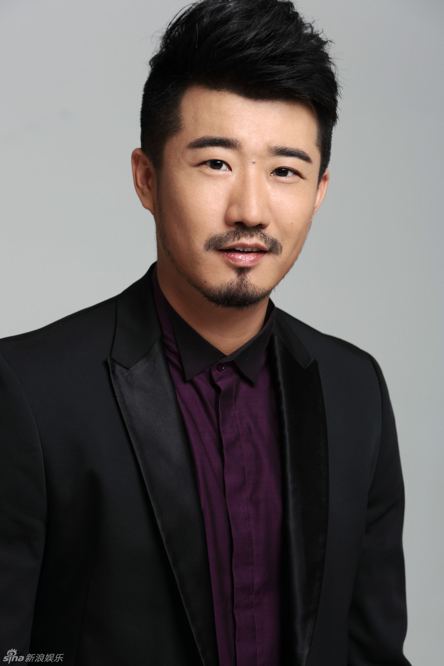 刘名洋现代装写真