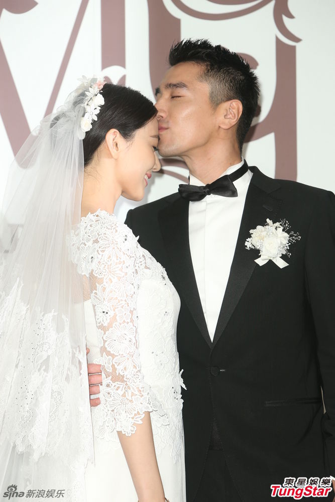 组图:高圆圆赵又廷媒体亮相 甜蜜吻额头秀婚戒_高清图集_新浪网