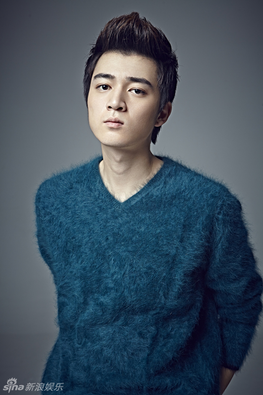 组图:文卓登杂志封面 硬朗冷峻玩转最in时尚_高清图集_新浪网