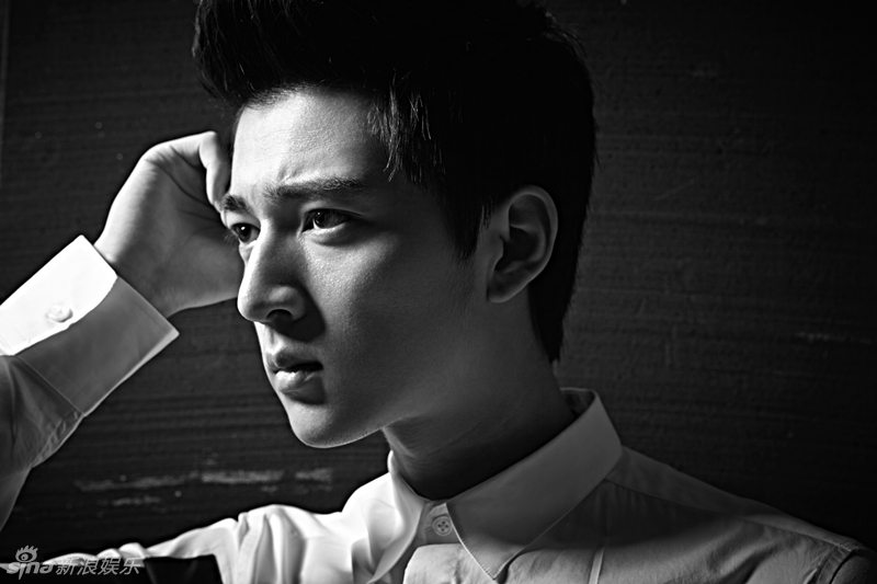 组图:文卓登杂志封面 硬朗冷峻玩转最in时尚_高清图集_新浪网