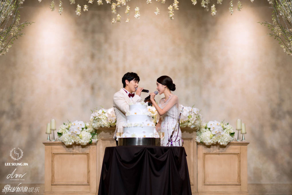 安利韩世荣的婚礼图片