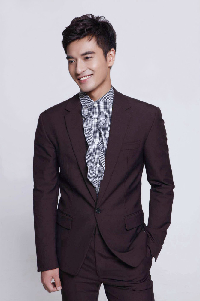 新浪娱乐讯 近日,内地人气小生郑凯曝光一组时尚写真