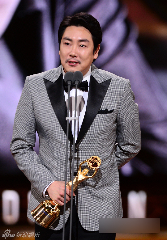 f y/ ?0 y9 _7 l 赵镇雄获最佳男配角