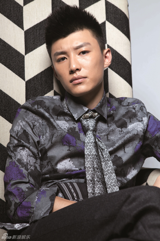 组图:代旭最新时尚写真 百变造型亦酷亦暖_高清图集_新浪网
