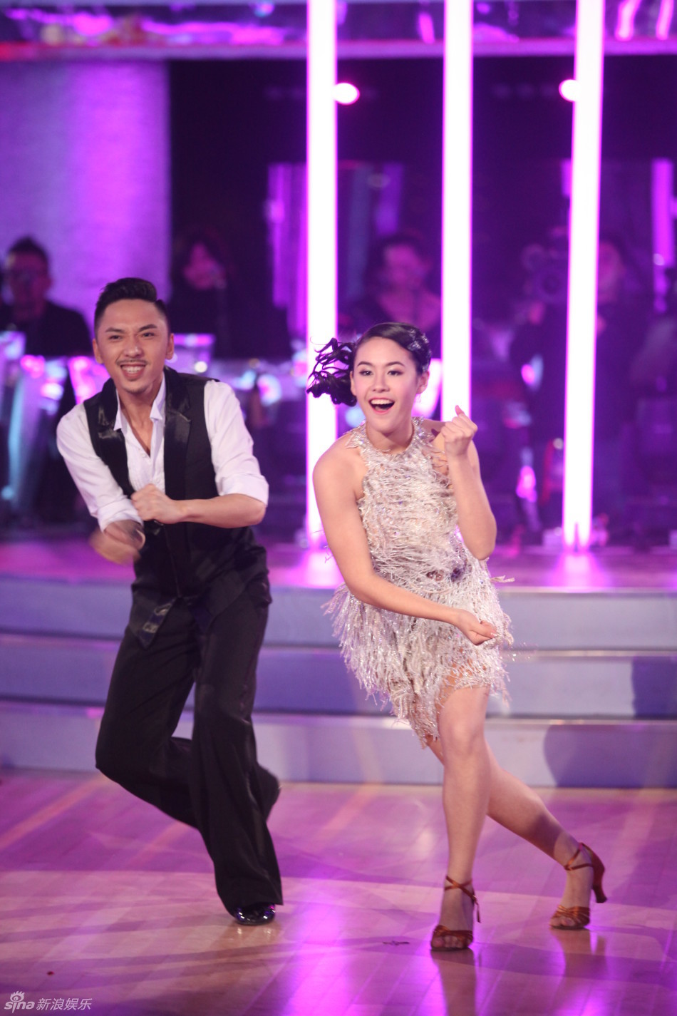组图:何洁与星共舞获最高分 被昆凌赞最美妈妈_高清图集_新浪网