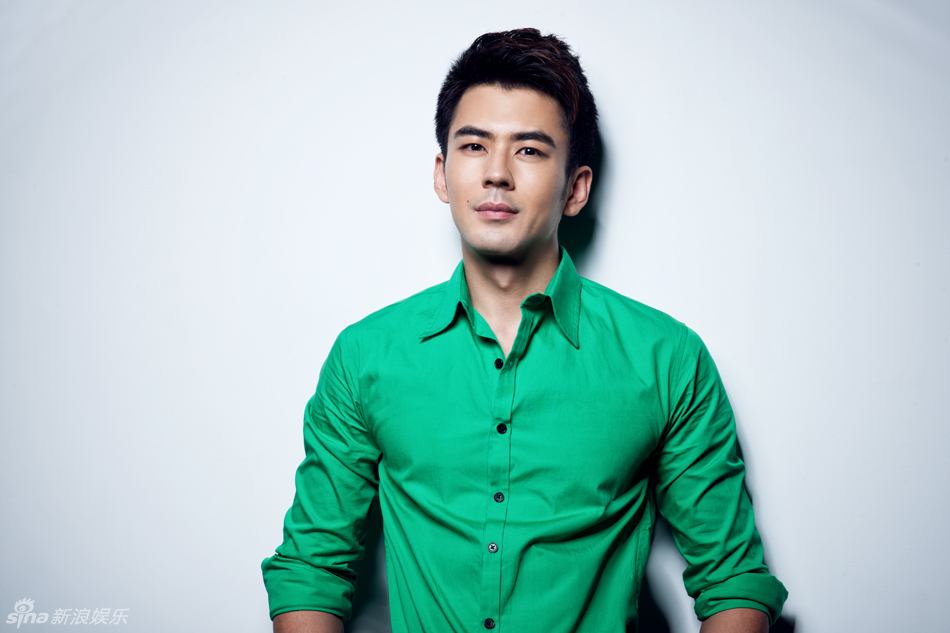 新浪娱乐讯 近日,优质偶像贾宗超曝光一组时尚大片,精致立体的五官