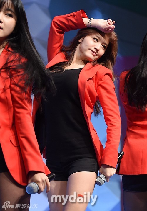 组图:韩女团热舞嗨唱 扭胯撅臀秀性感_高清图集_新浪网