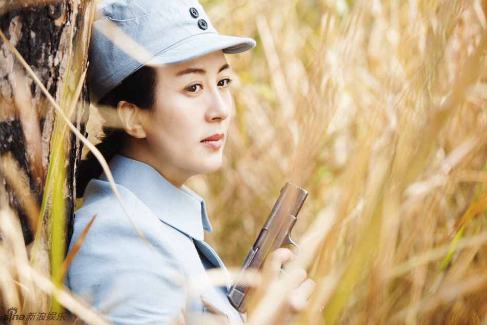 组图:杨童舒《战火红颜》曝剧照显巾帼本色