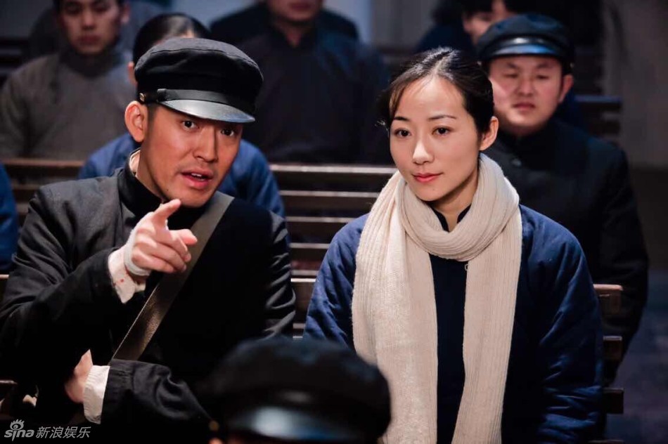 组图:韩雪《巨浪》变身女文青演绎战火青春