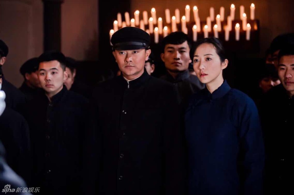 组图:韩雪《巨浪》变身女文青演绎战火青春