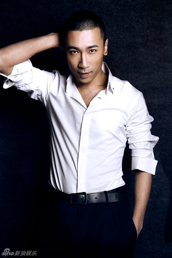 孟浩强硬汉写真