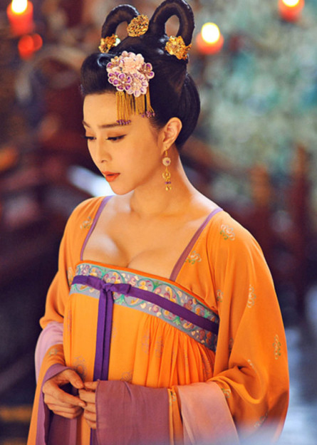 组图不看大头看全身各版武则天华美服饰赏析