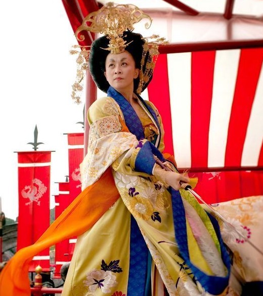 组图不看大头看全身各版武则天华美服饰赏析