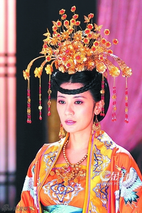 新浪娱乐讯《武媚娘传奇》遭修改变成"武大头传奇",服饰看不全是否不