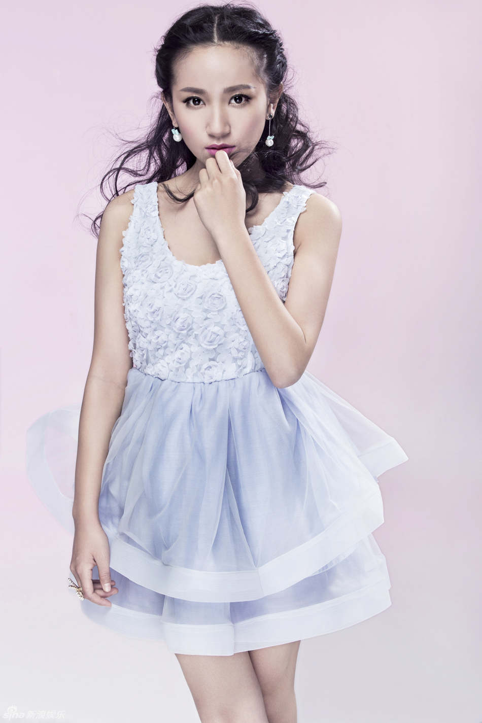 组图:解惠清柔美写真曝光 化身优雅小女人_高清图集_新浪网