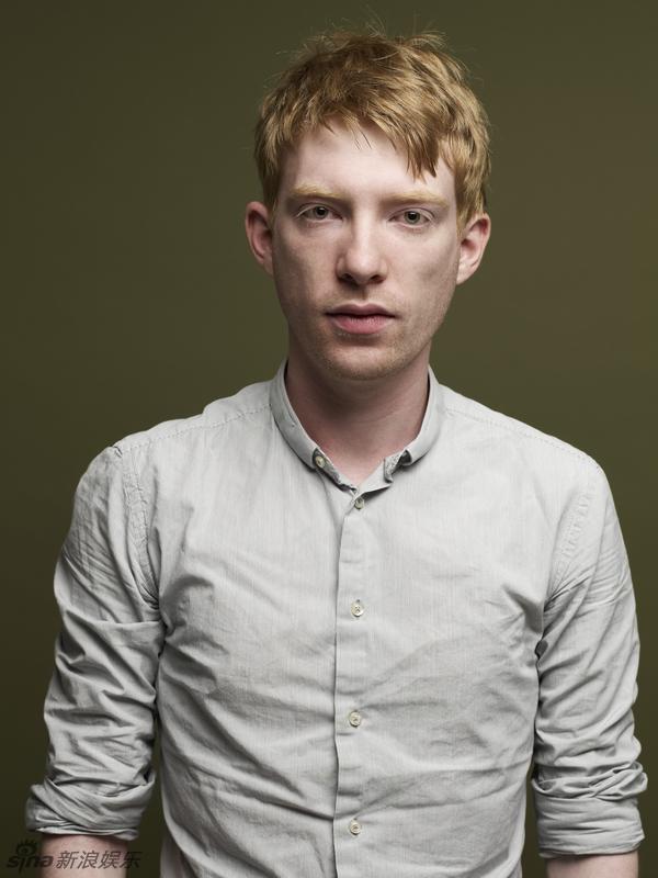 组图:《坚不可摧》格利森颓废阳光转换自如_高清图集_新浪网