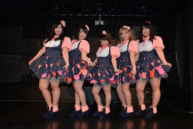 "超重量级"胖妹组合成立