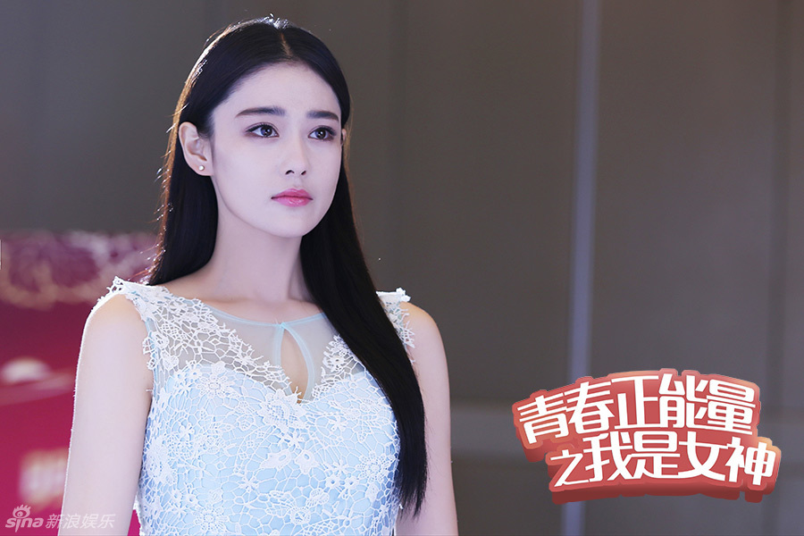 河北卫视热播的青春正能量系列第一部《我是女神》中,李佳航饰演富二